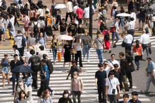 记者：多特、拜仁有意18岁中锋乌尊，纽伦堡要价1000万欧